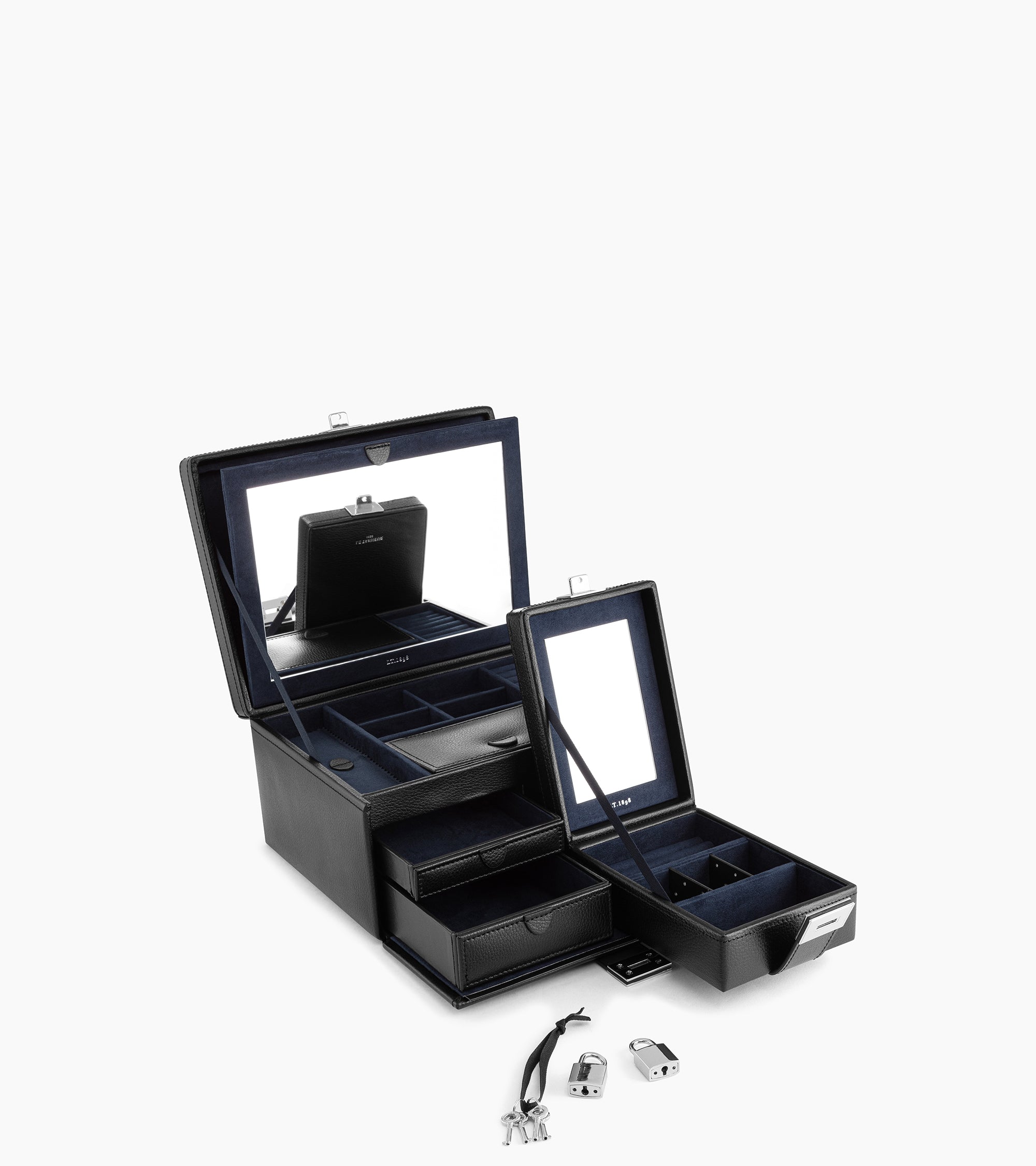 Large jewelry box in leather