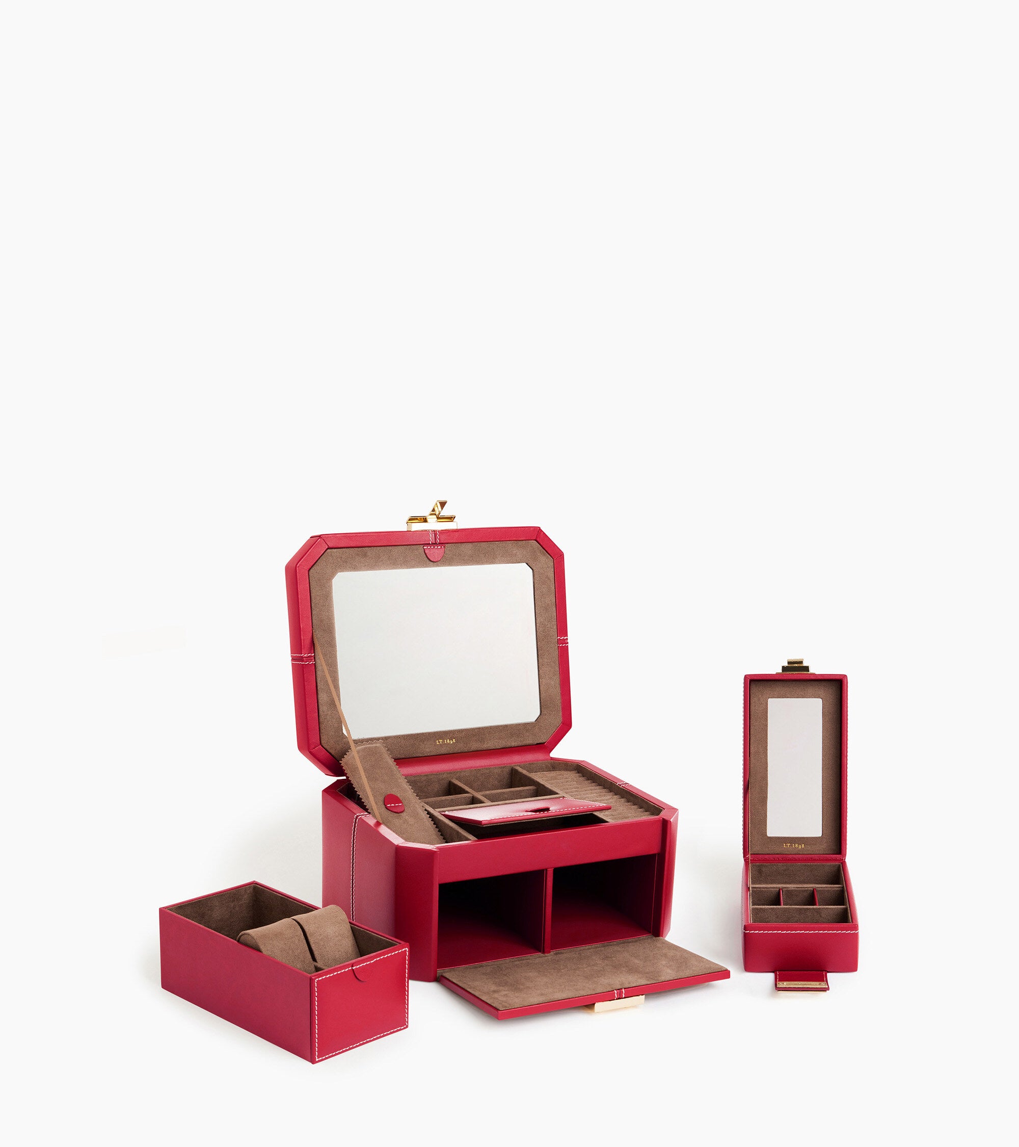 Large jewelry box with T-clasp in leather
