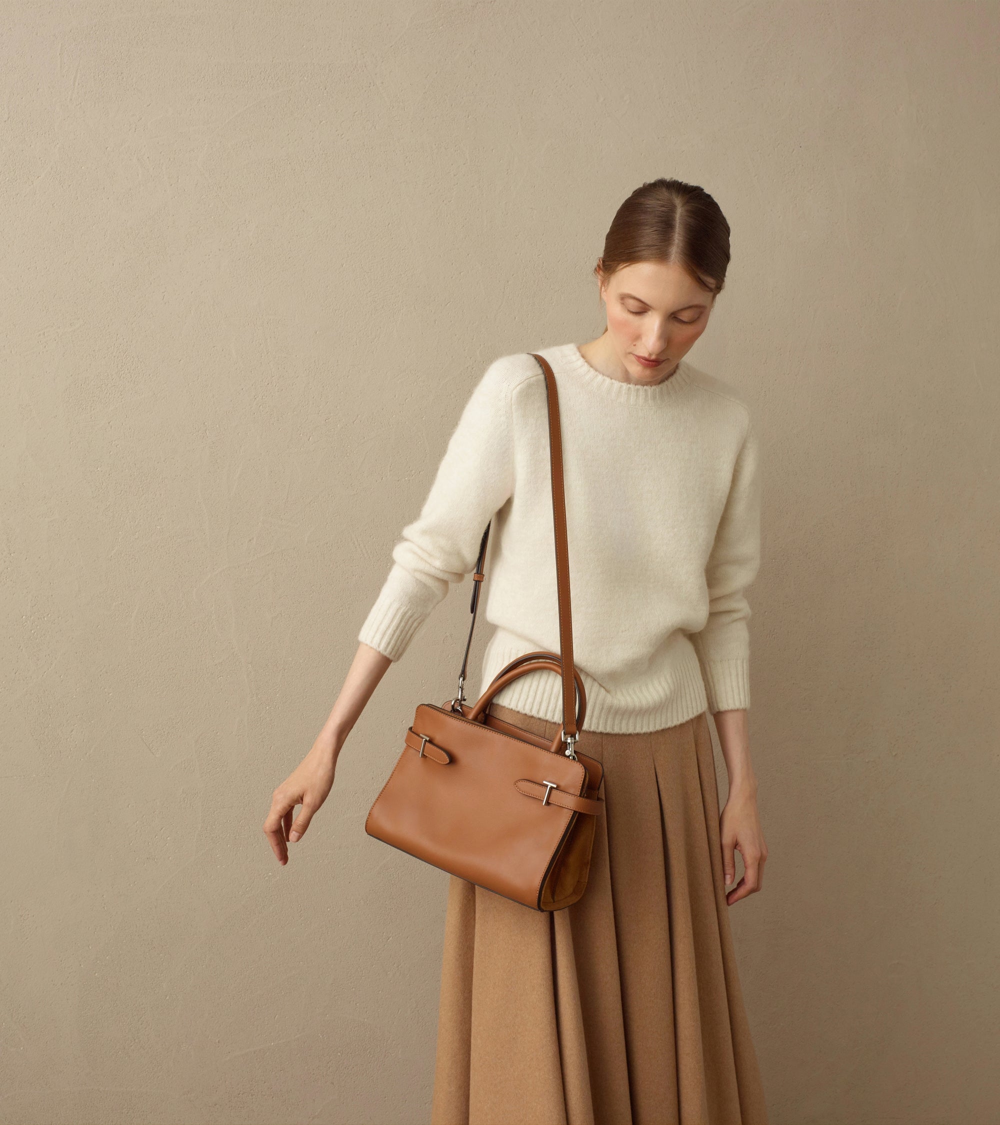 Bolso mediano modelo Emie de cuero flexible