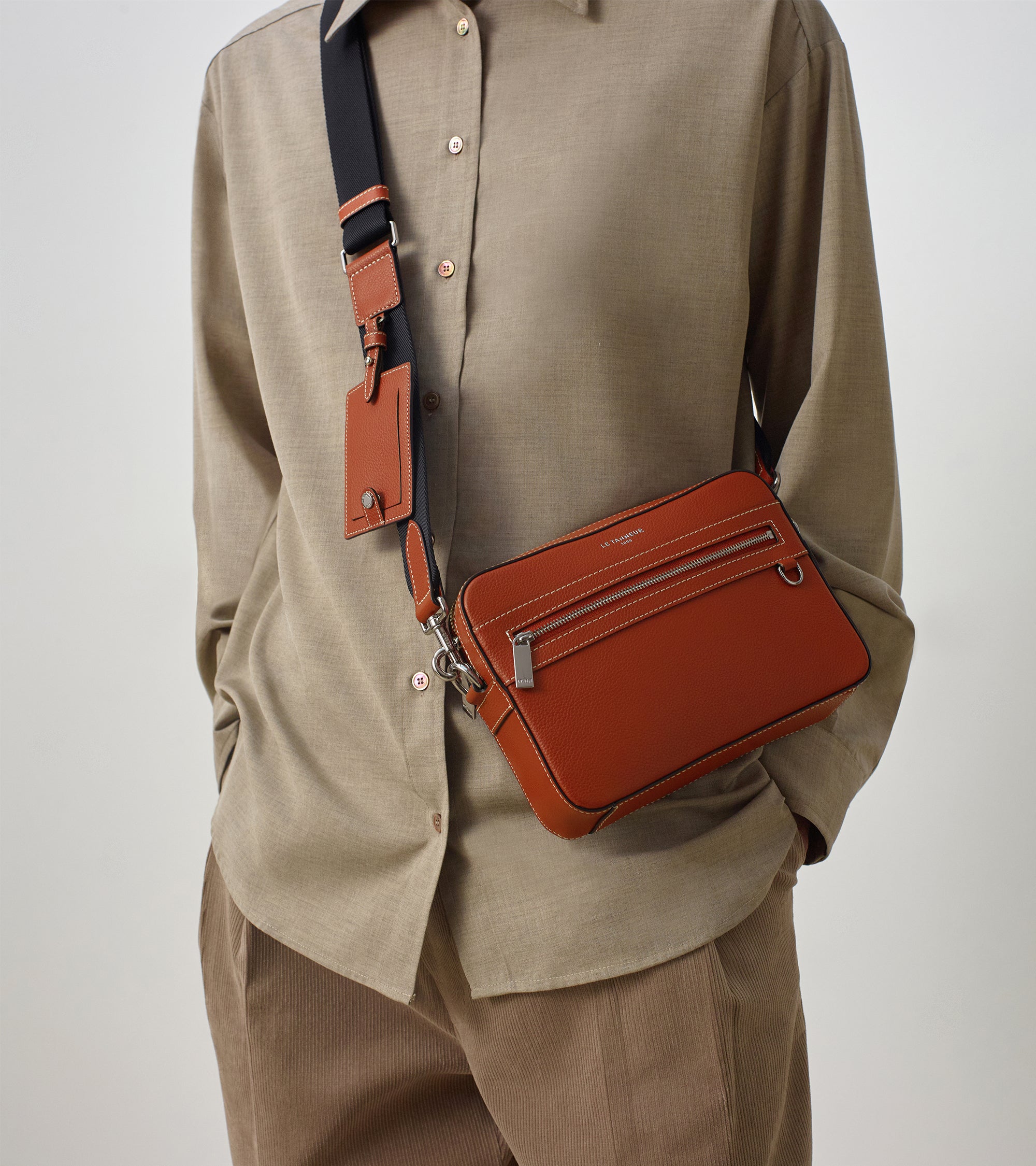 Bolso bandolera pequeño Emile de cuero granulado