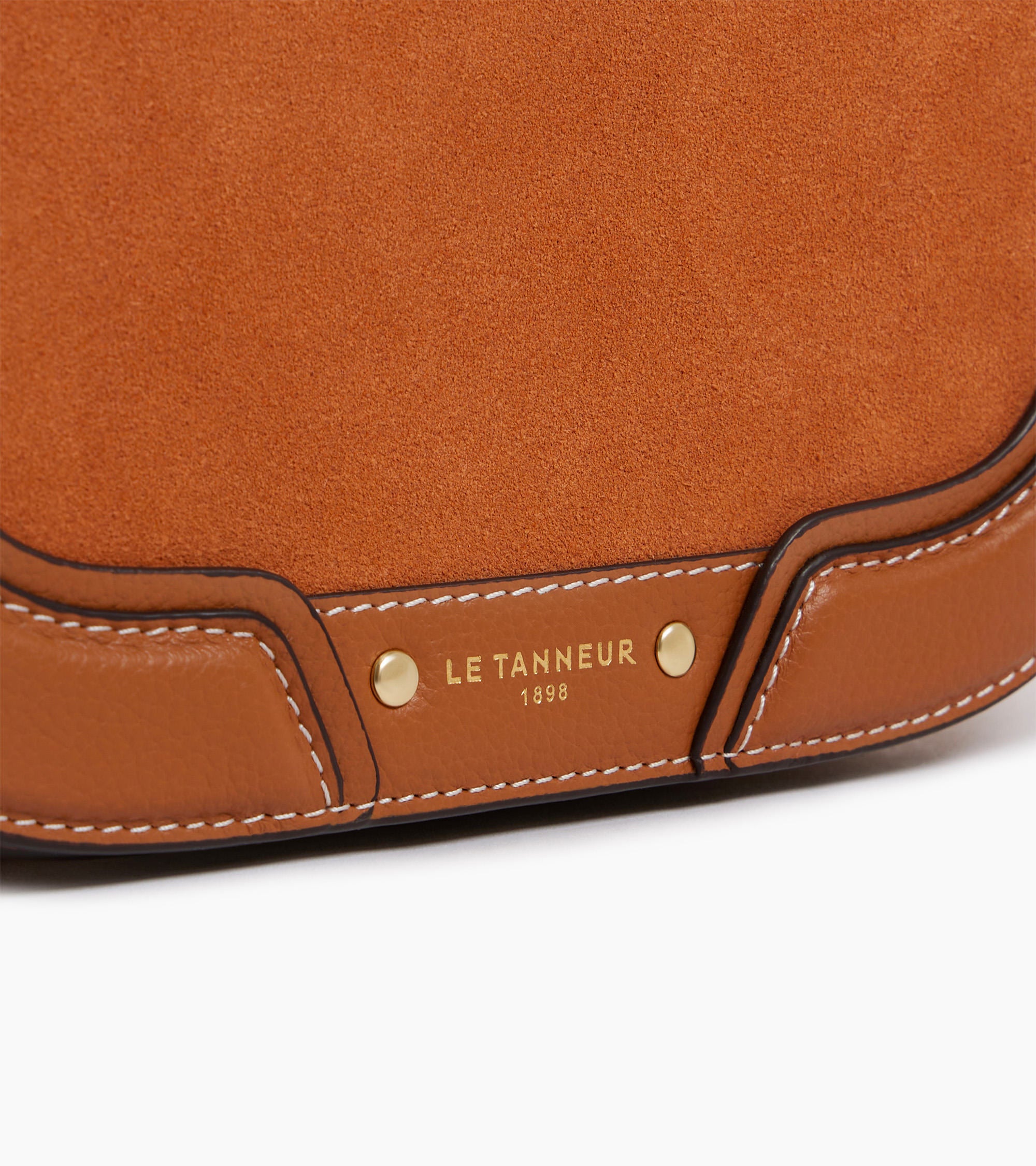 Bolso bandolera mediano modelo Ella de piel texturizada y nobuk