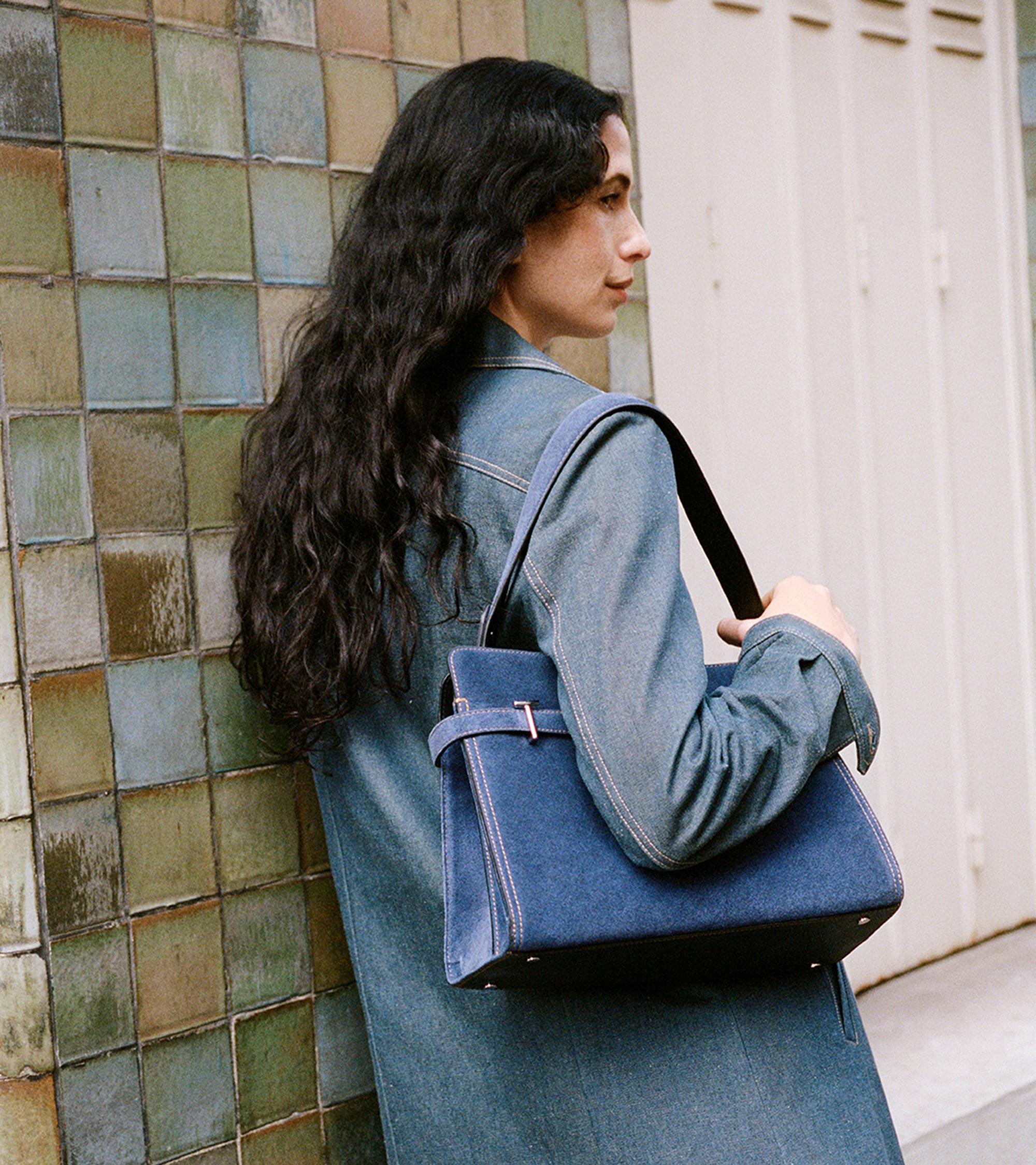 Emie large shoulderbag in denim-effect suede leather
