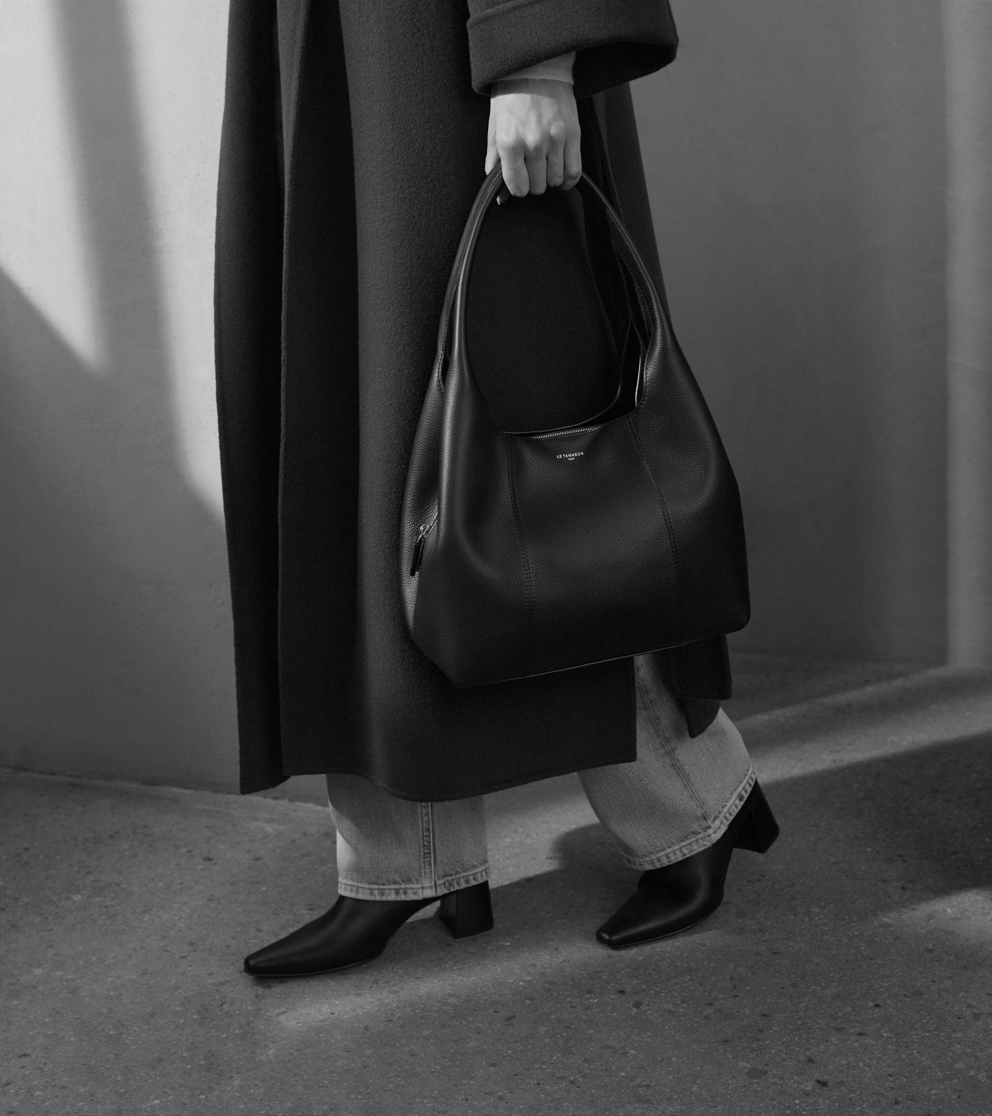 Bolso mediano Juliette de piel texturizada para llevar del hombro