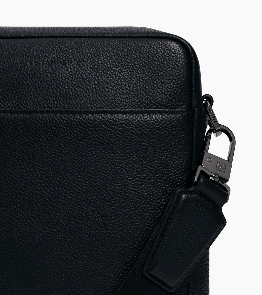 Pequeño bolso bandolera Max con cremallera en cuero granulado