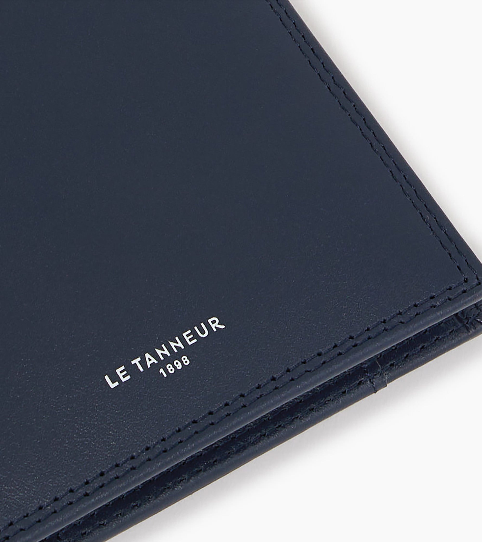 Martin horizontal card case with bill pockets in smooth leather