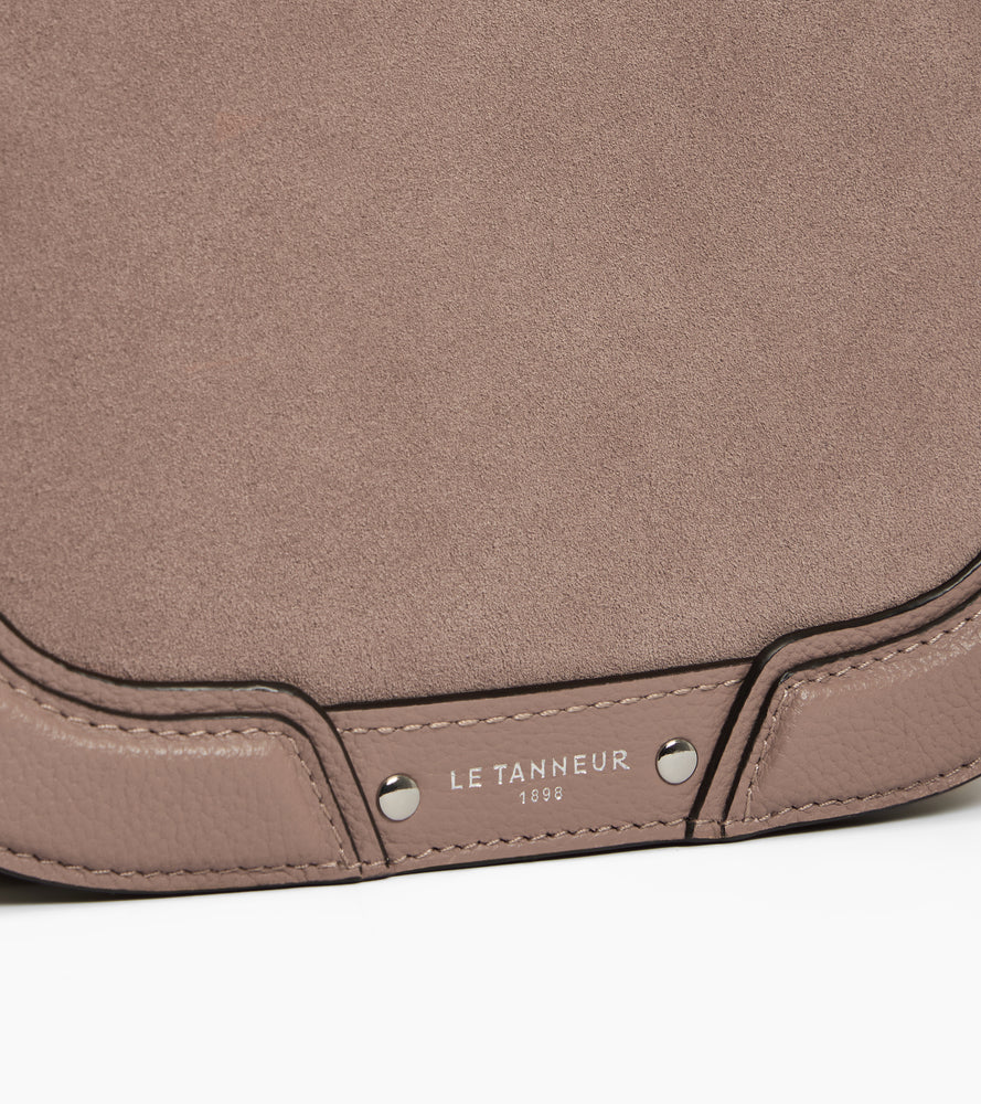 bolso bandolera mediano modelo de piel texturizada y nobuk