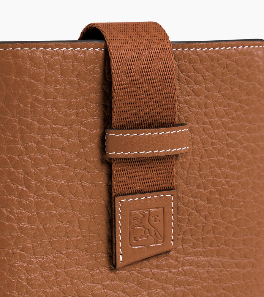 Funda de móvil Noah de cuero granulado de búfalo y cuero liso