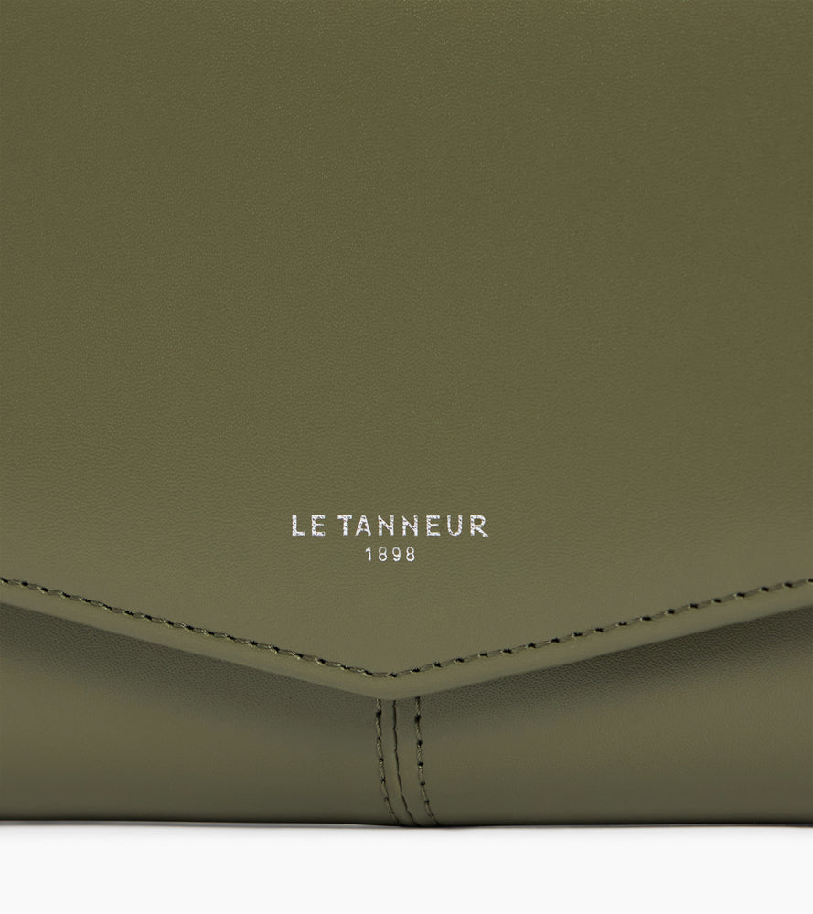 Medium Charlotte wallet in smooth leather