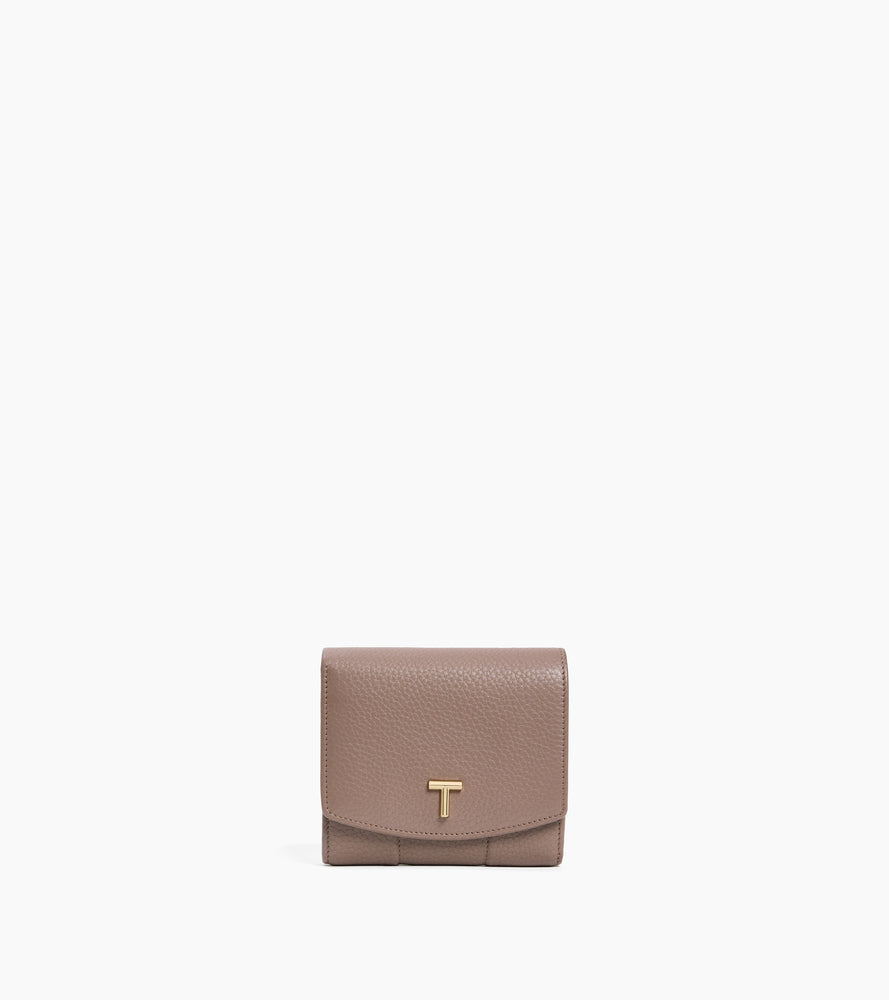 Romy flap wallet in grained leather